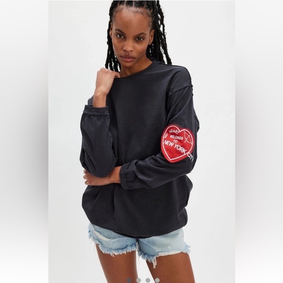Free People Tricia Fix Hometown Heart Tee Belongs To New YorkSlouchy Black
